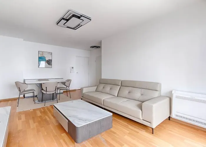 Saint Denis/Leon Nozal : Magnifique Apartment 5P